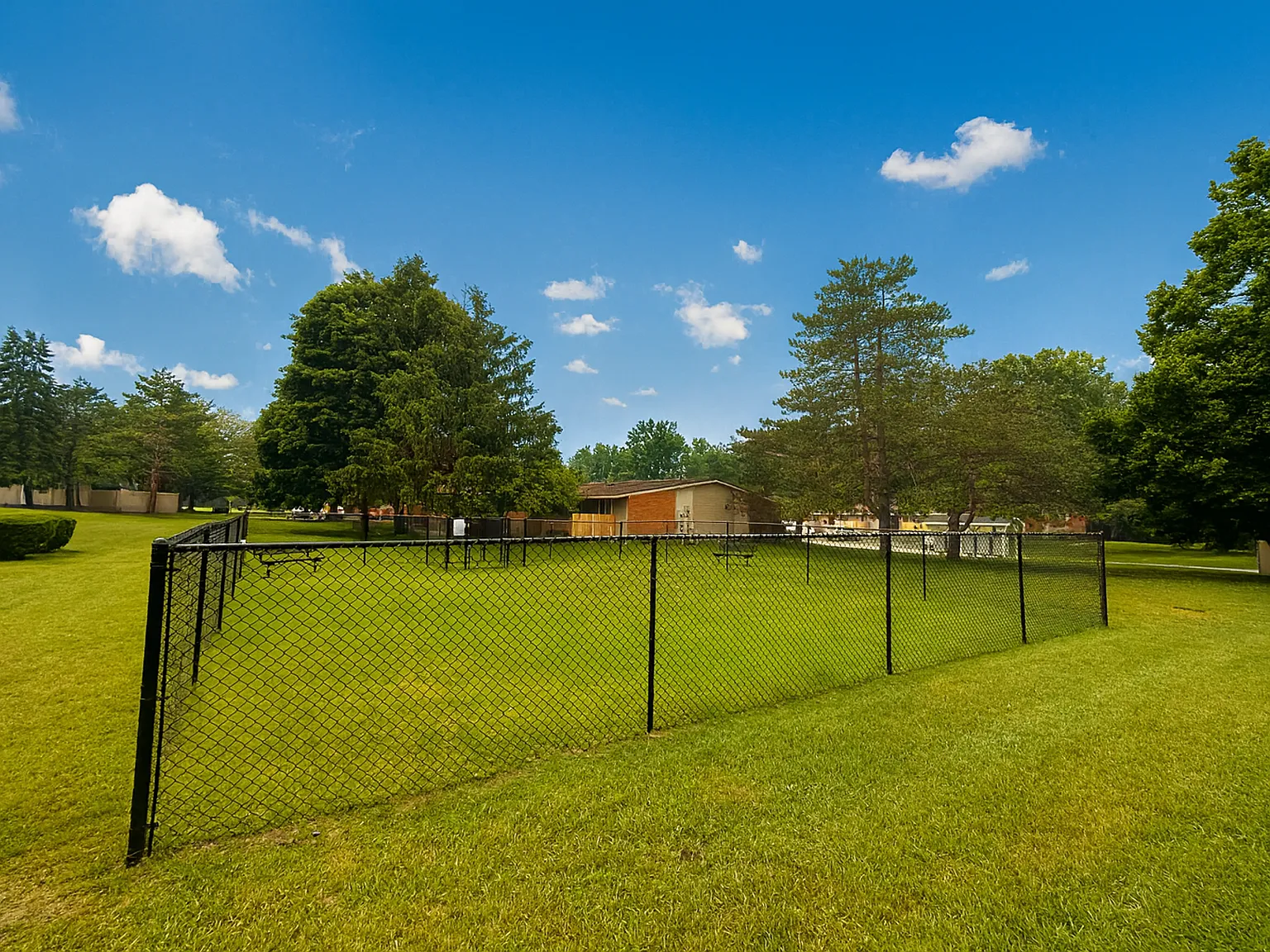 Westmoore Apartments — Photo 2
