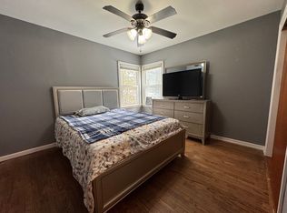 82 Hillcrest Rd, Latham, NY 12110