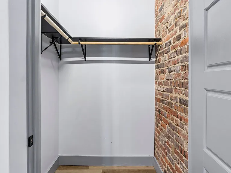 213 E Main St — Photo 11