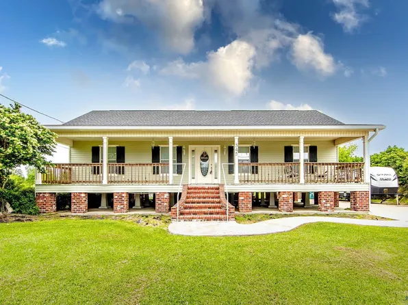 345 Le Village Dr, Larose, LA 70373