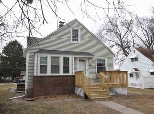 931 Mississippi Blvd, Bettendorf, IA 52722
