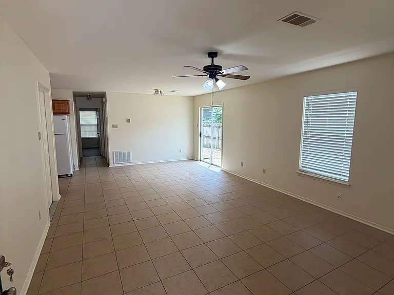 606 Benbrook Ct #606 — Photo 1