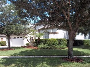 9453 Hunters Pond Dr, Tampa, FL 33647