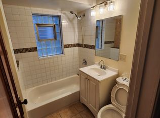 (Undisclosed Address), Berwyn, IL 60402