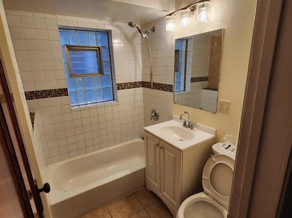 (undisclosed Address), Berwyn, IL 60402