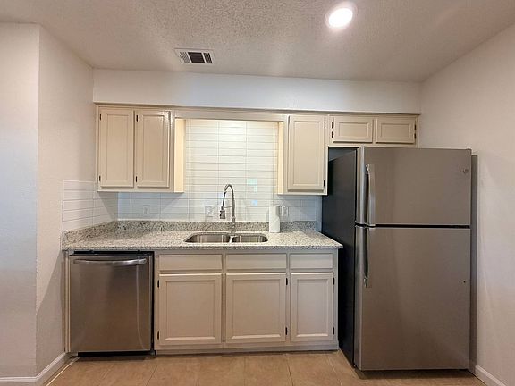 5th image of 3807 William St