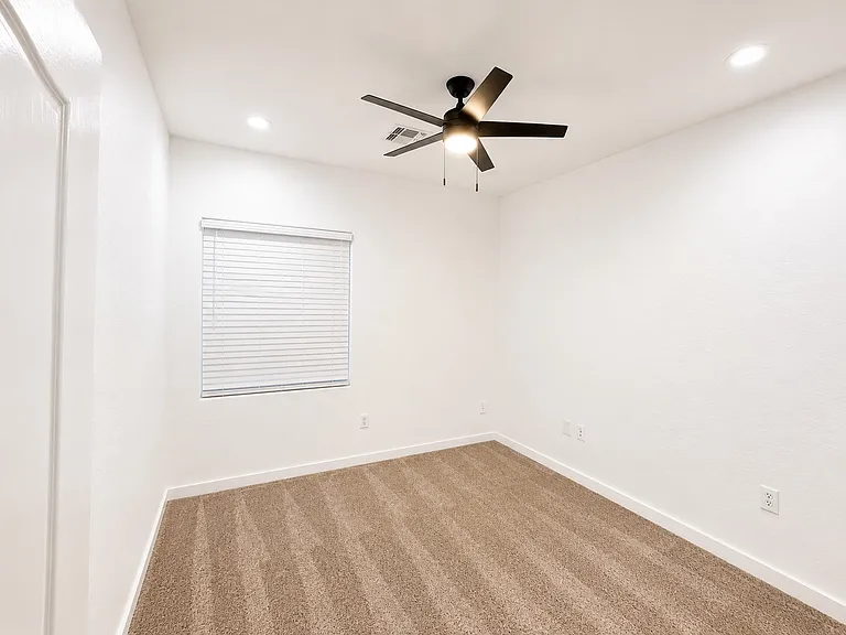15238 W Custer Ln — Photo 19