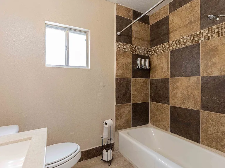 120 Nelson Ave — Photo 23