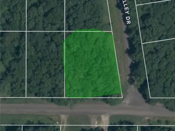 121 Fascination Ln, Linn Valley, KS 66040