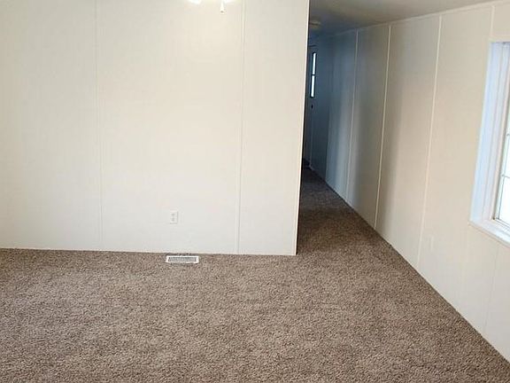 5th image of 155 Hillcrest Ave