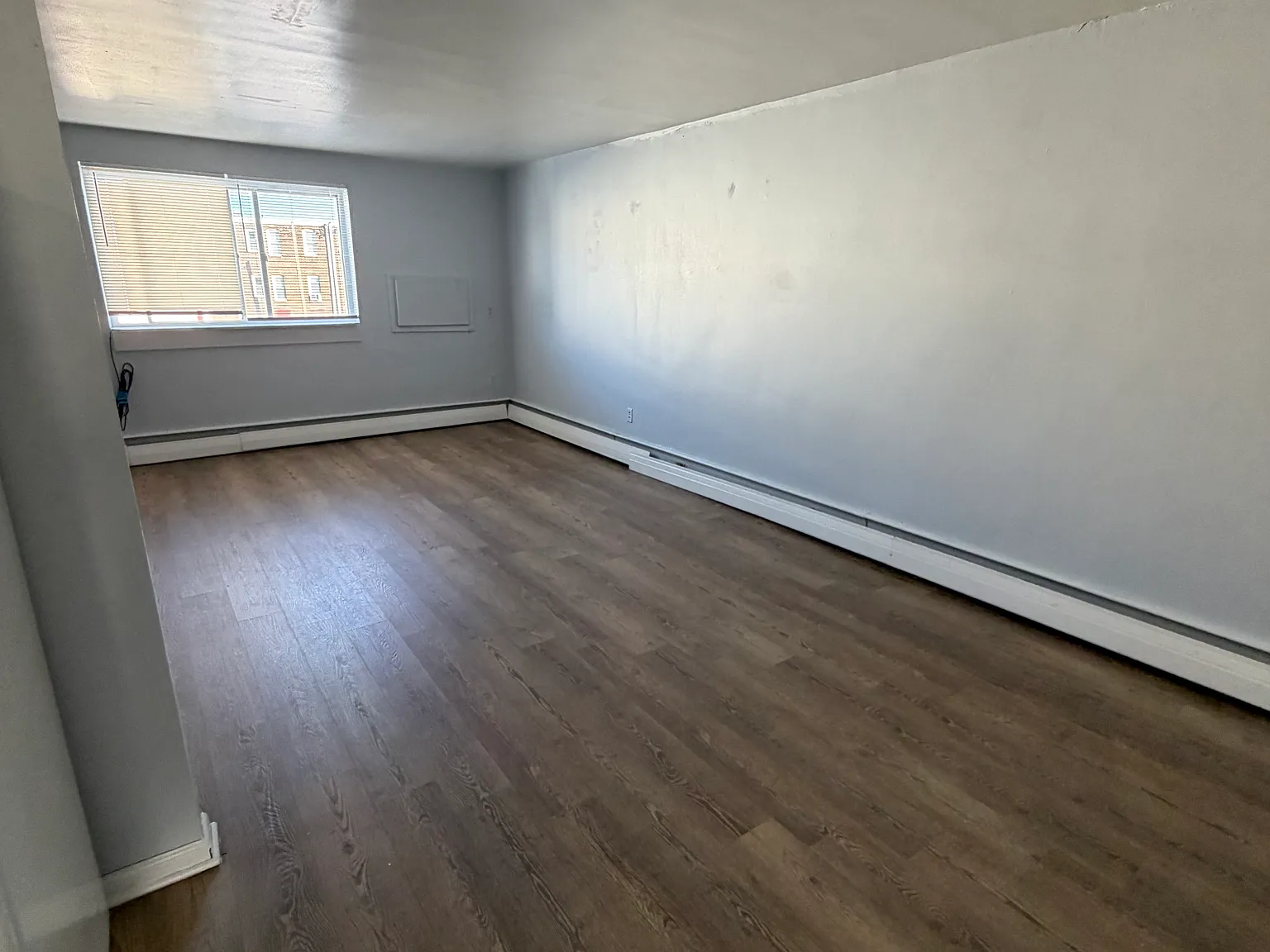 2 bed, 1000 sqft, $1,400 — Photo 2