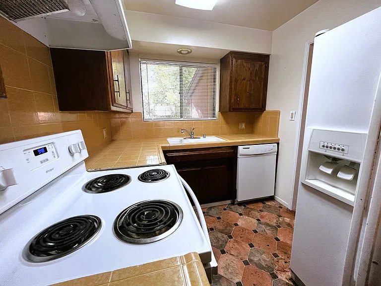 2531 Olive Street — Photo 7