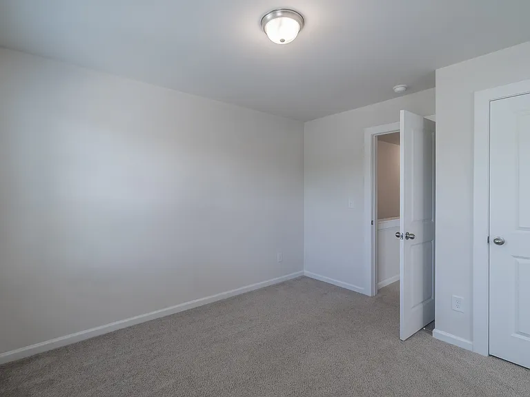 223 Hoskins Avenue Dr #1 — Photo 32
