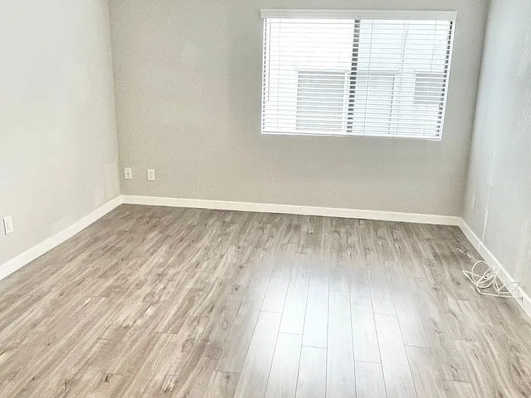 1823 Holmby Ave — Photo 5