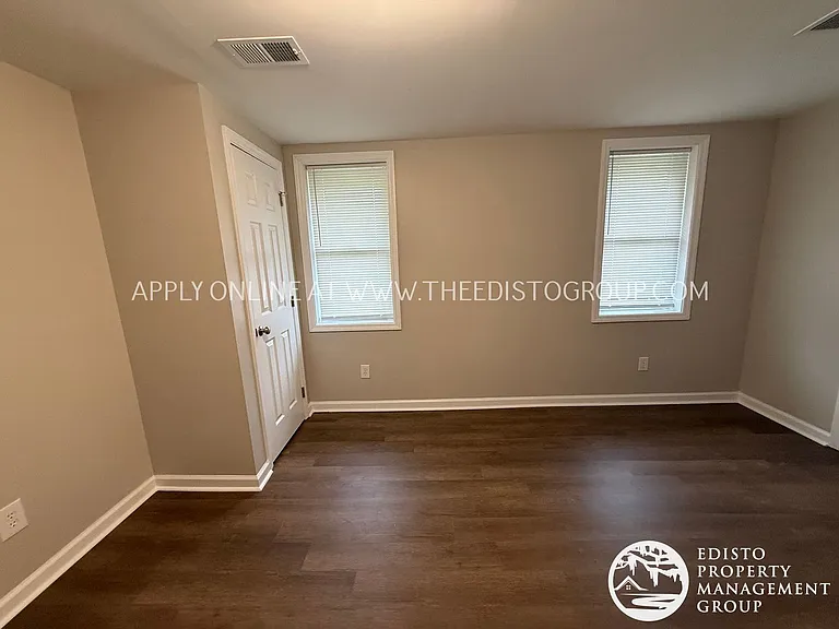 587 Bayne St SE — Photo 5