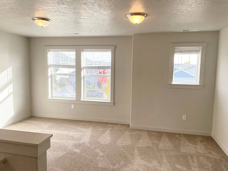 236 W Wausau St — Photo 25