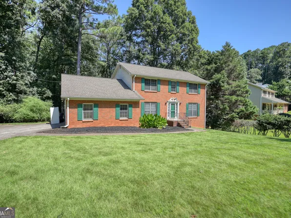 4527 Robie Rd SW, Lilburn, GA 30047