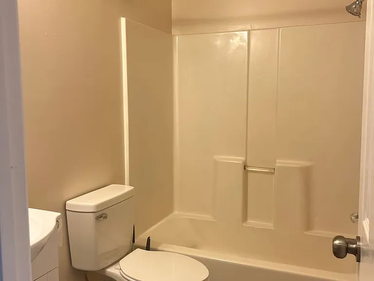 422 Snow St — Photo 18