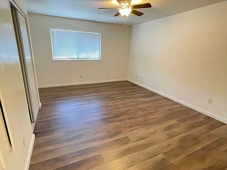 160 (1077 Alaska) — Photo 13