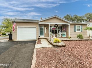 135 Castleton Dr, Toms River, NJ 08757