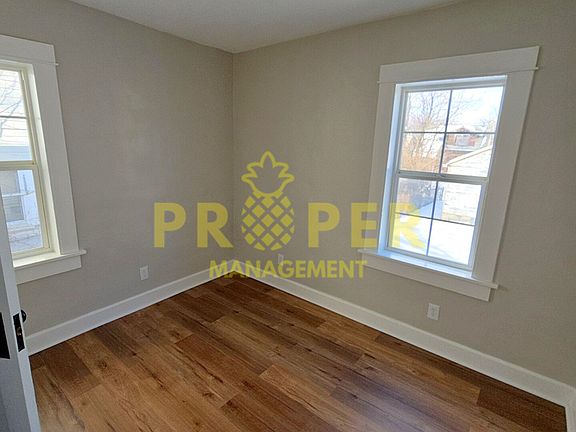 2nd image of 422 Mulford Ave