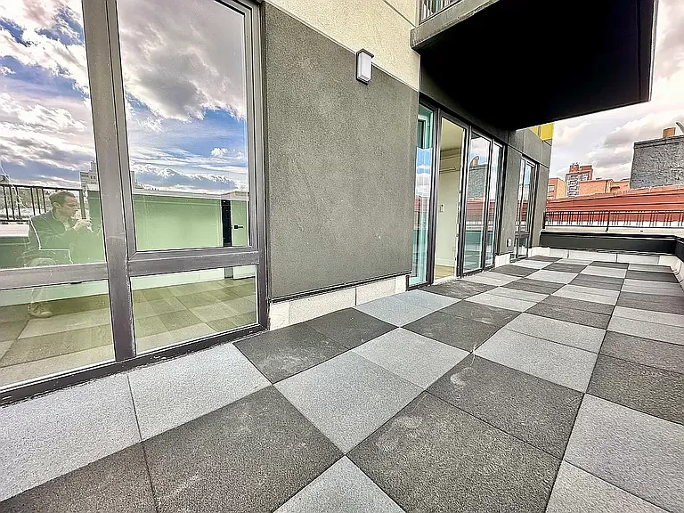 139 Frost St #4D — Photo 4