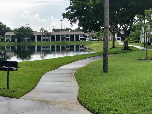 212 Lake Pointe Dr, Fort Lauderdale, FL