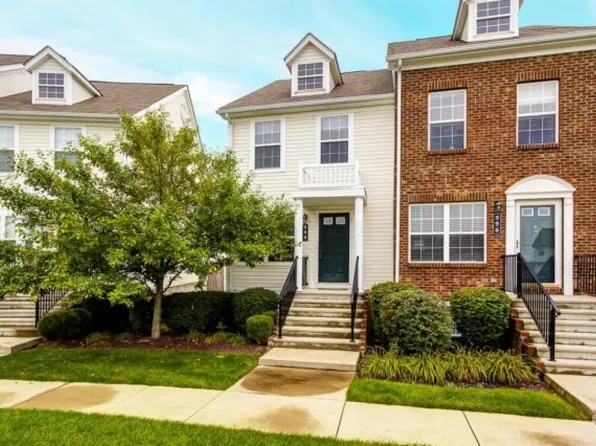 998 Hartford Village Blvd, Columbus, OH 43228