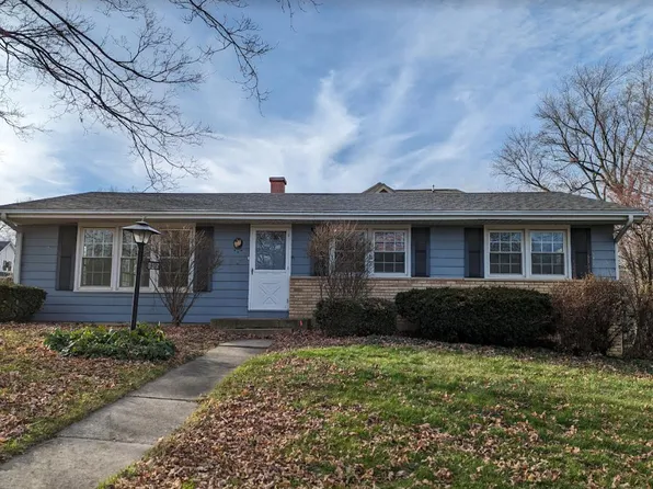 640 Prairie Ave, Barrington, IL 60010