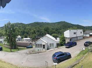 43 Jackson St, Weston, WV 26452