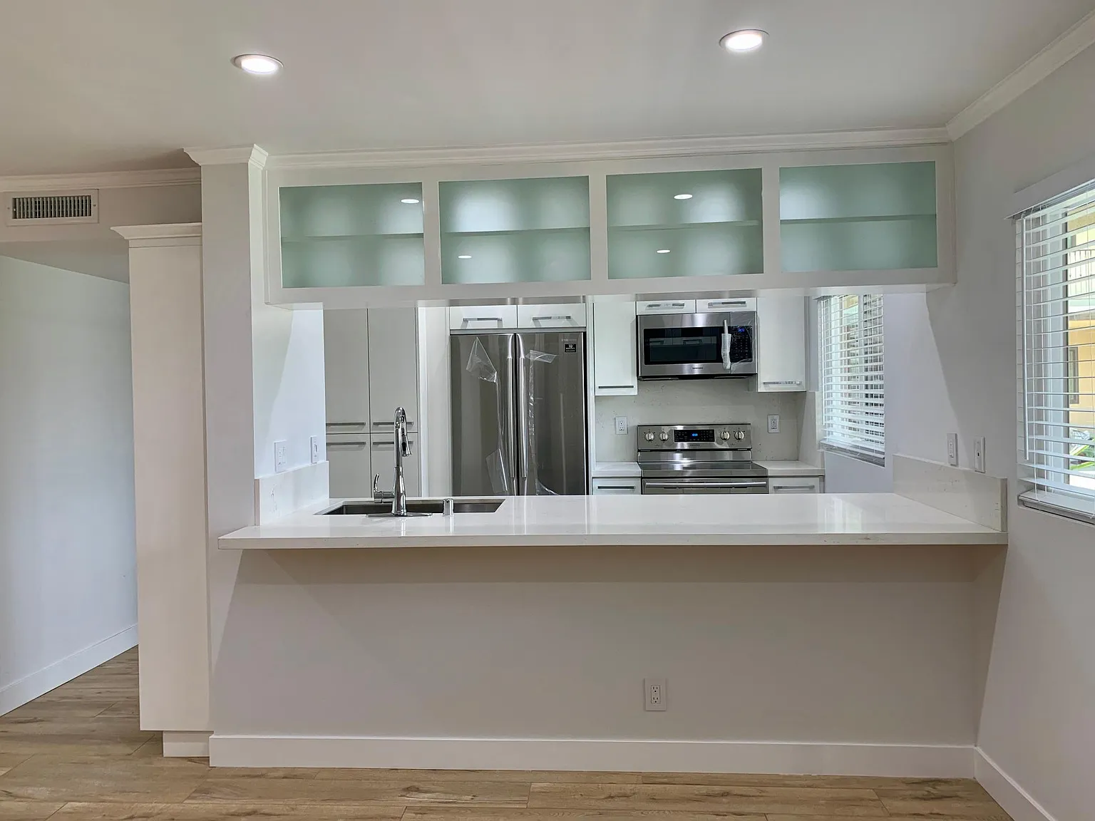1200 Manhattan Beach Blvd — Photo 2