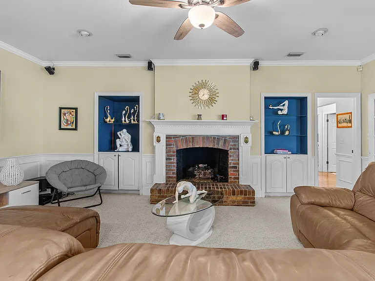 10002 Hunt Cliff Dr — Photo 6