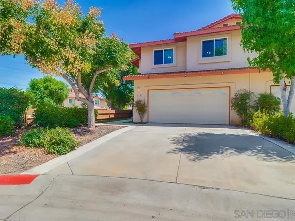 1227 Winter View Pl, El Cajon, CA 92021