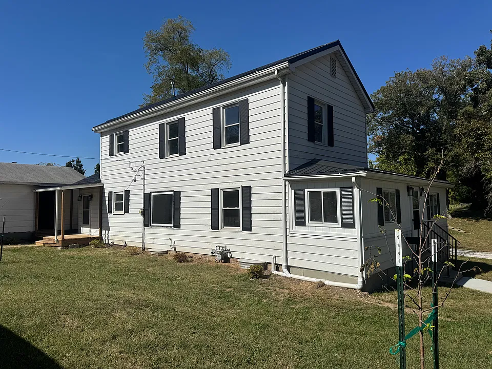 238 N Main St