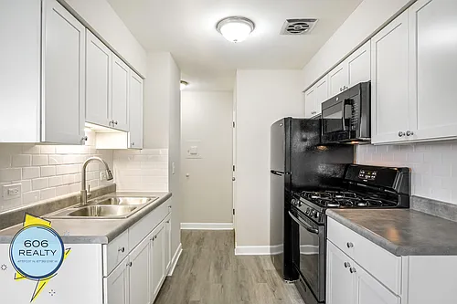 Royal Arms Apartments! Special Offer! Photo 1