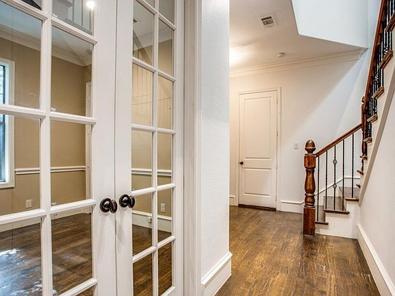3rd image of 5557 Martel Ave