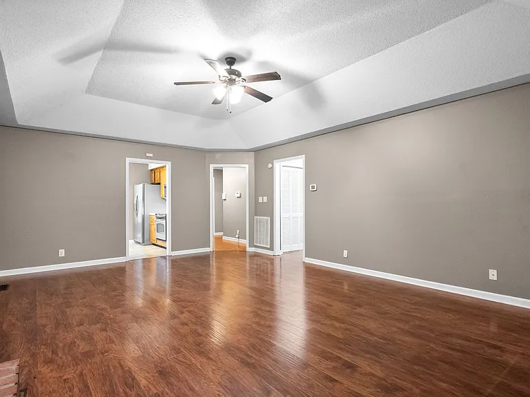 735 Cayce Dr — Photo 7