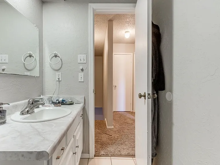 6916 Woodlake Dr #6920 — Photo 8