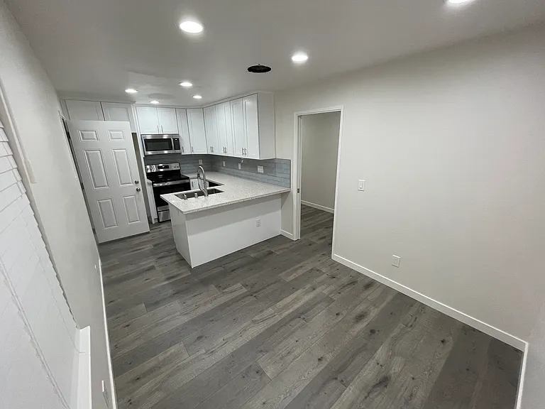 7723 Southcliff Dr #7725 — Photo 1