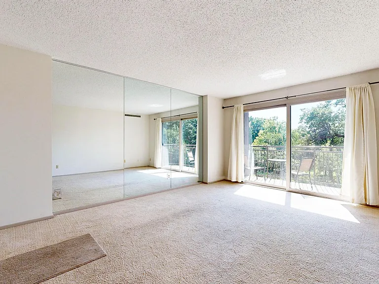 210 W Grant St #204 — Photo 7