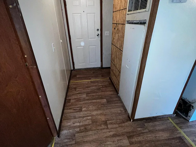 324 Woodmarsh Ln — Photo 3