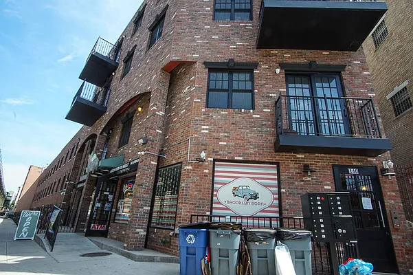 Rented by Lofts and Flats LLC | media 22