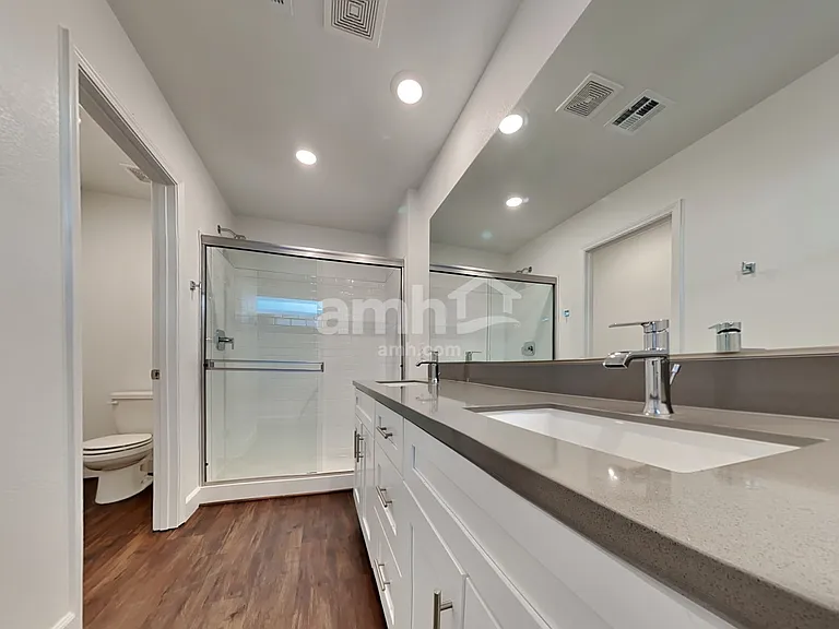 136 Charmante Tulip Ln — Photo 10