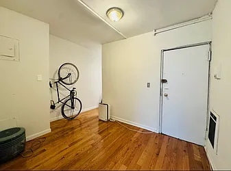 520 East 6th Street, #1R