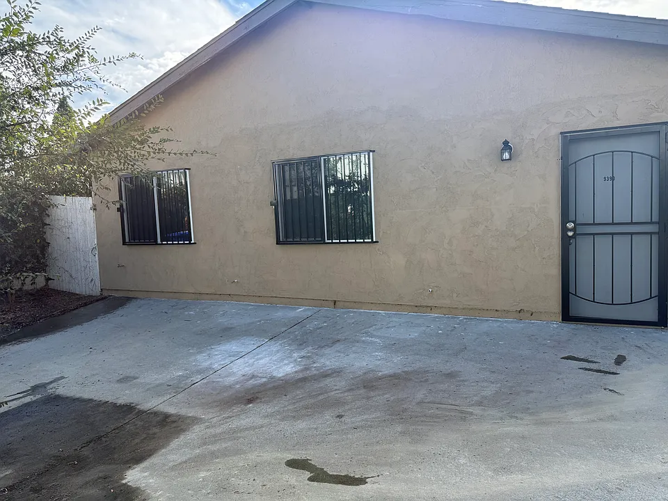 939 Lorraine Pl #D