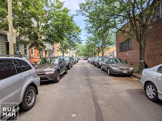 Rented by Rumah Realty Inc | media 6