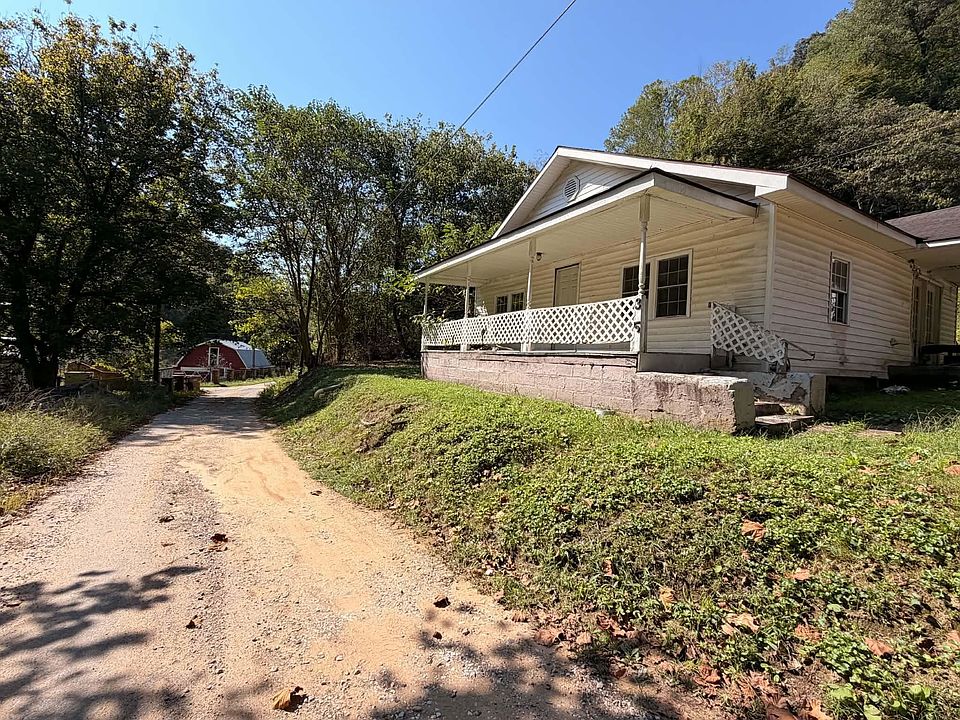 2nd image of 207 Crum Hollow Rd