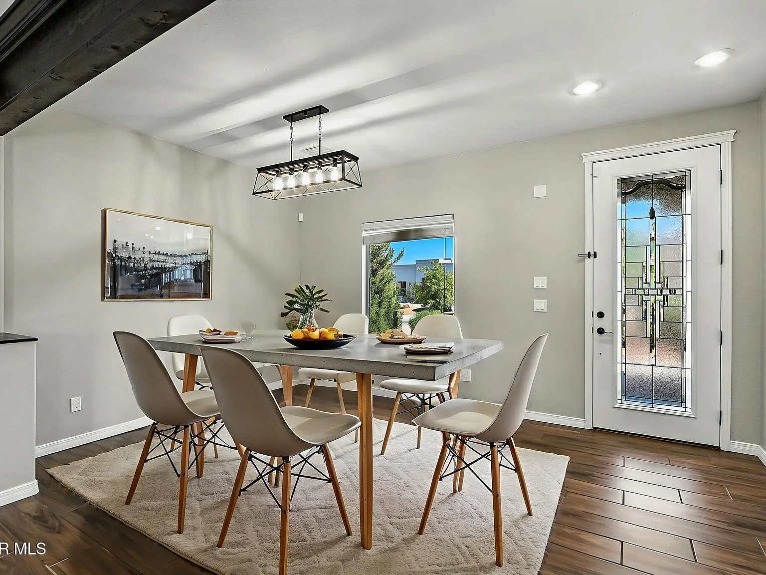 4 bed, 2.5 bath, 1941 sqft, $2,600 — Photo 4