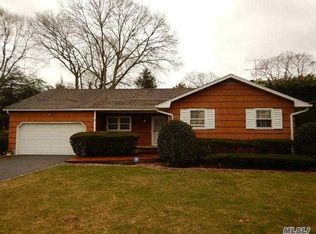4 Tremont Ct, Huntington Station, NY 11746
