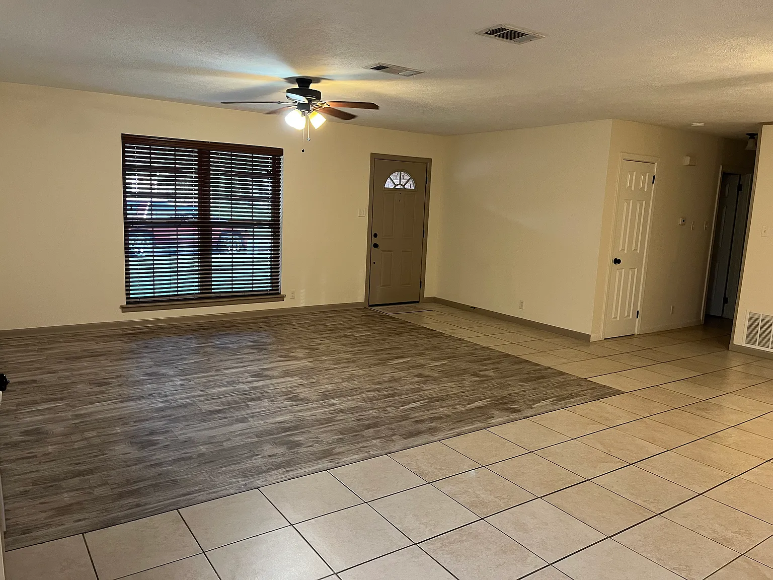 10 Highland Hills Ln — Photo 3